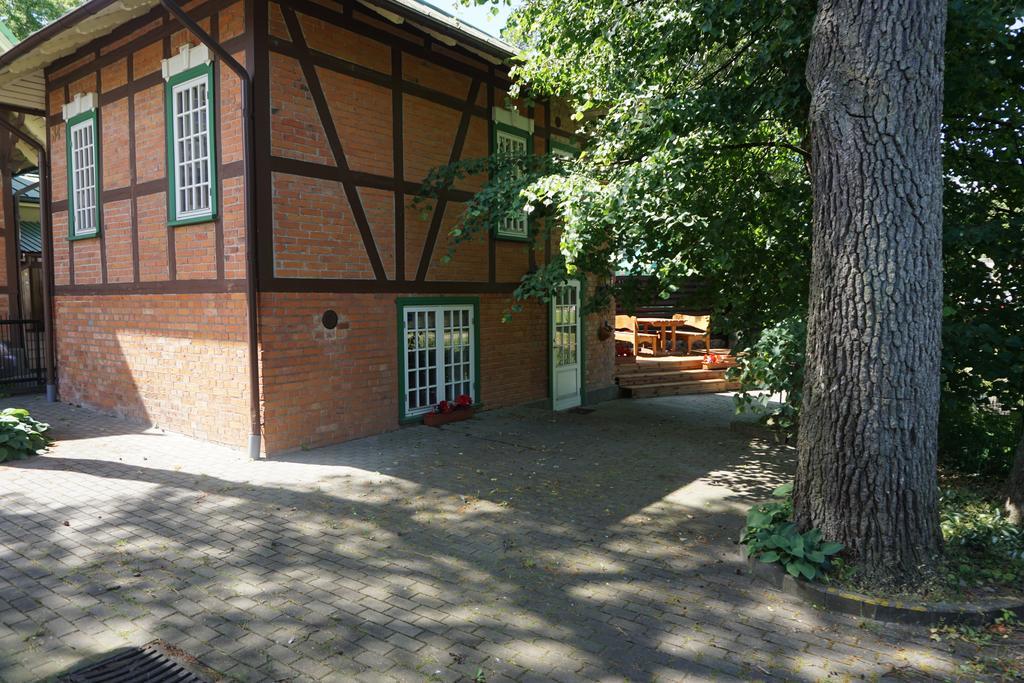 Alejos Namelis Palanga Quarto foto